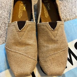 Toms Classics in Natural Burlap